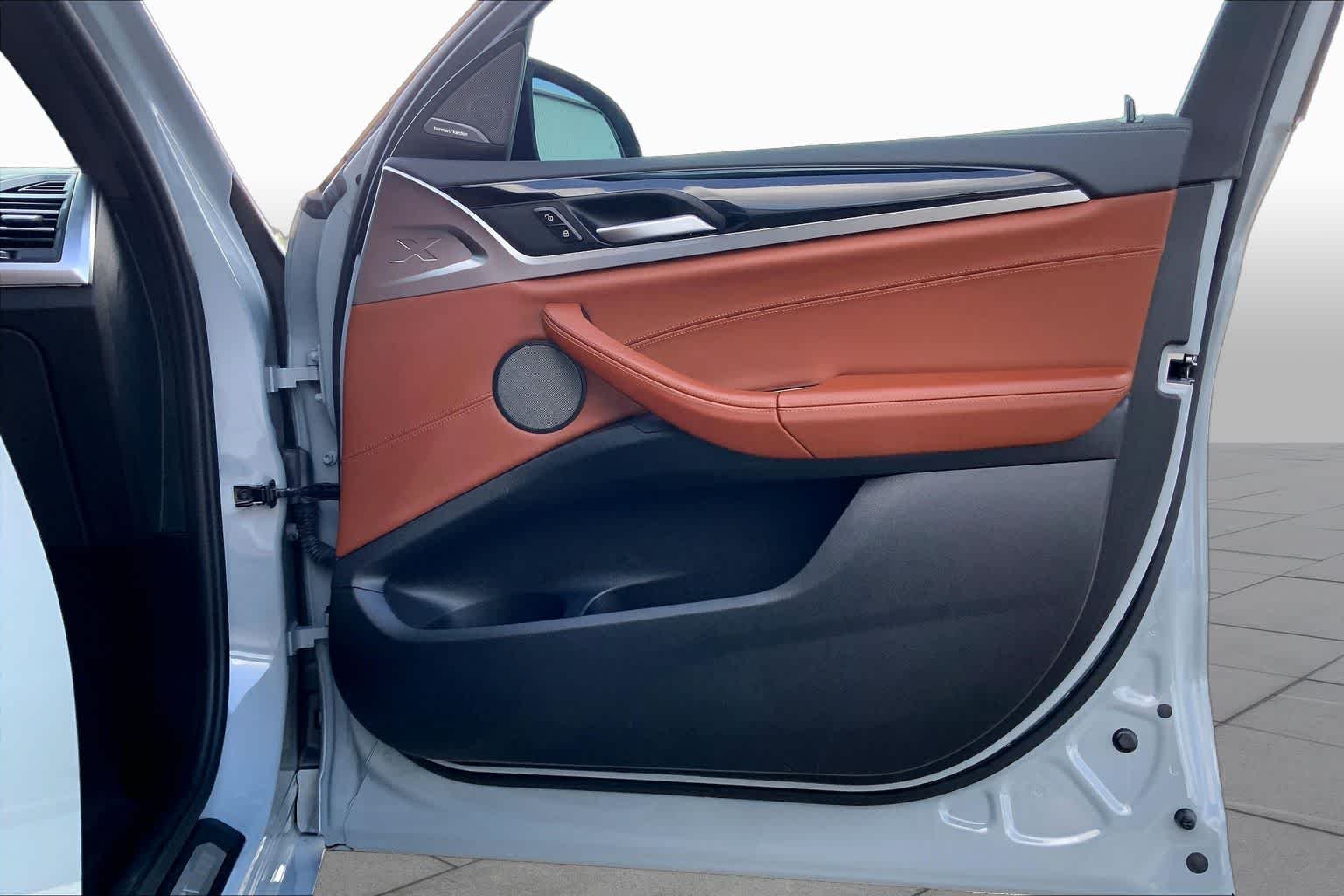 Used 2023 Brooklyn Grey Metallic BMW  image 22