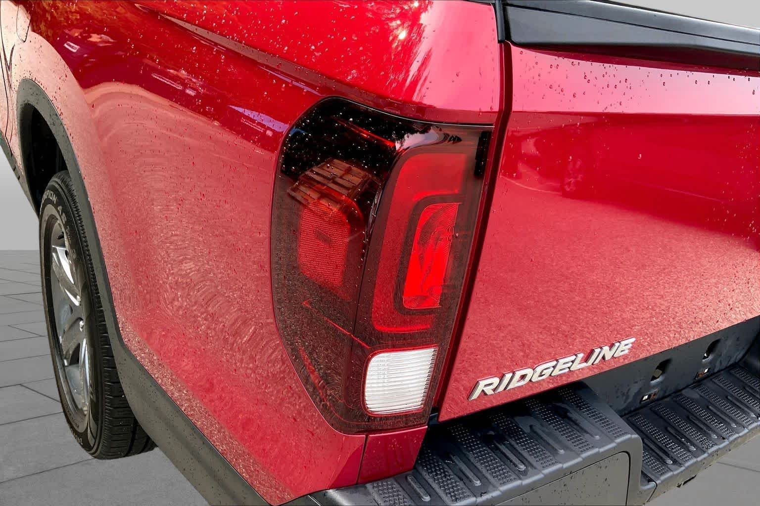 Certified Used 2021 Radiant Red Metallic Honda RTL image 28