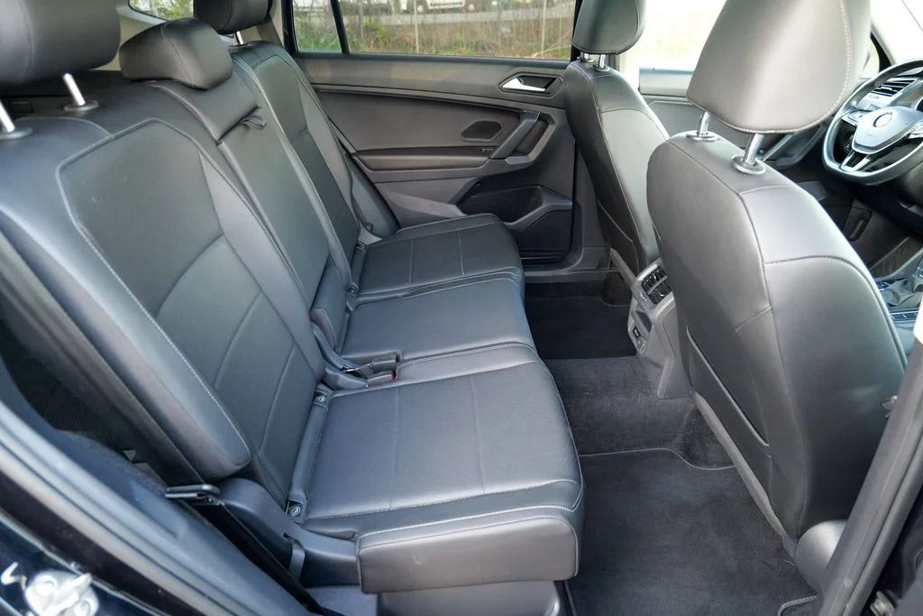 Used 2019 Platinum Gray Metallic Volkswagen 2.0T SE image 30