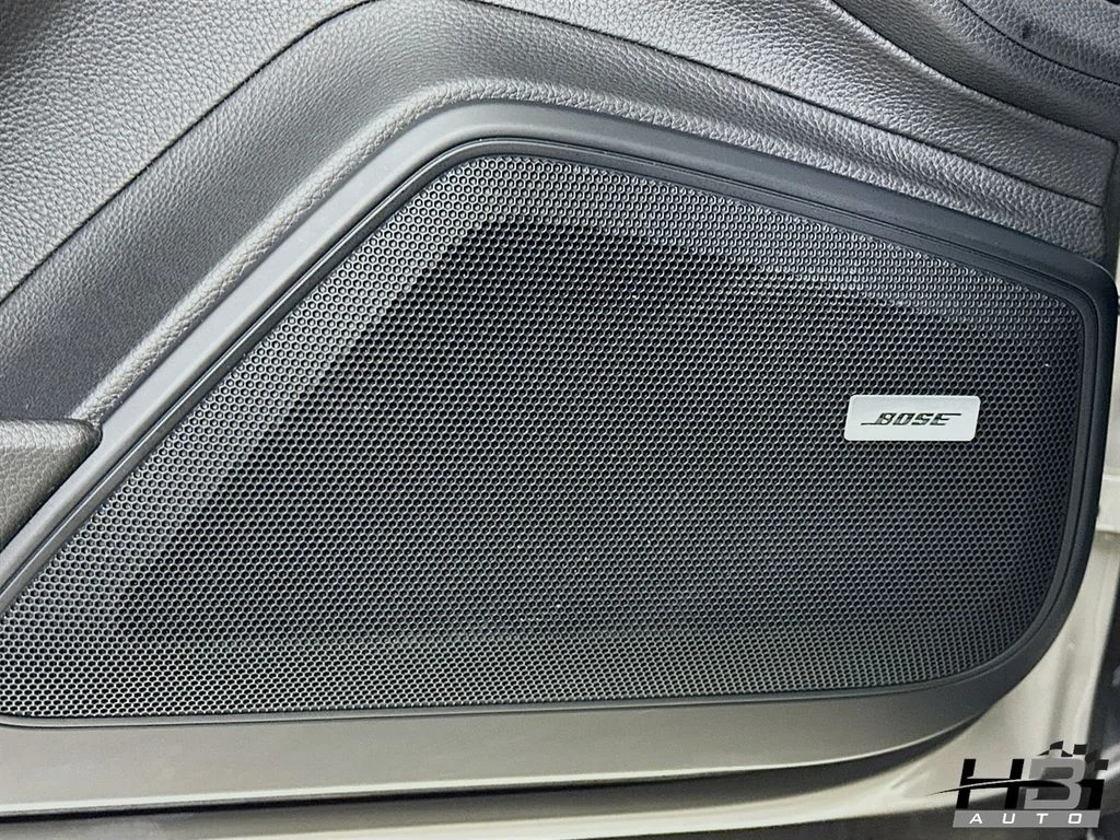 Used 2018 White Porsche 4 image 15