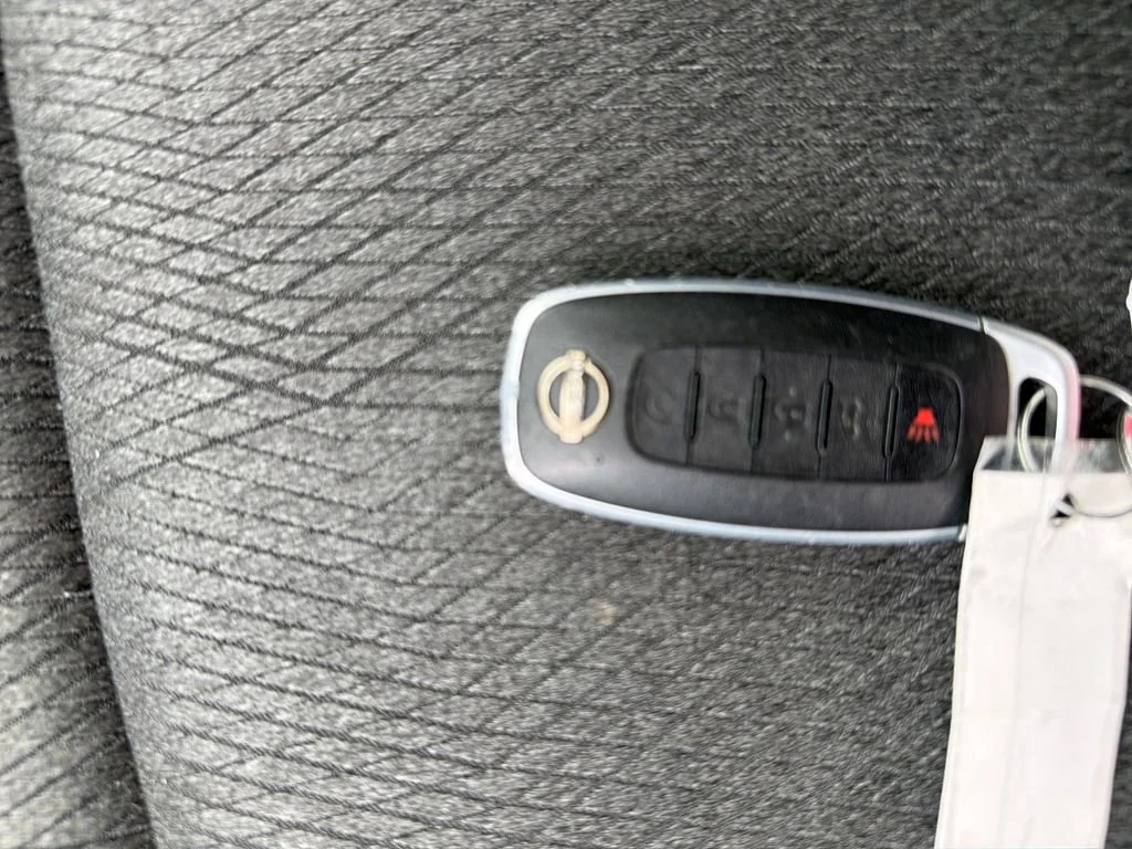 2024 Nissan Rogue SV - Photo 30