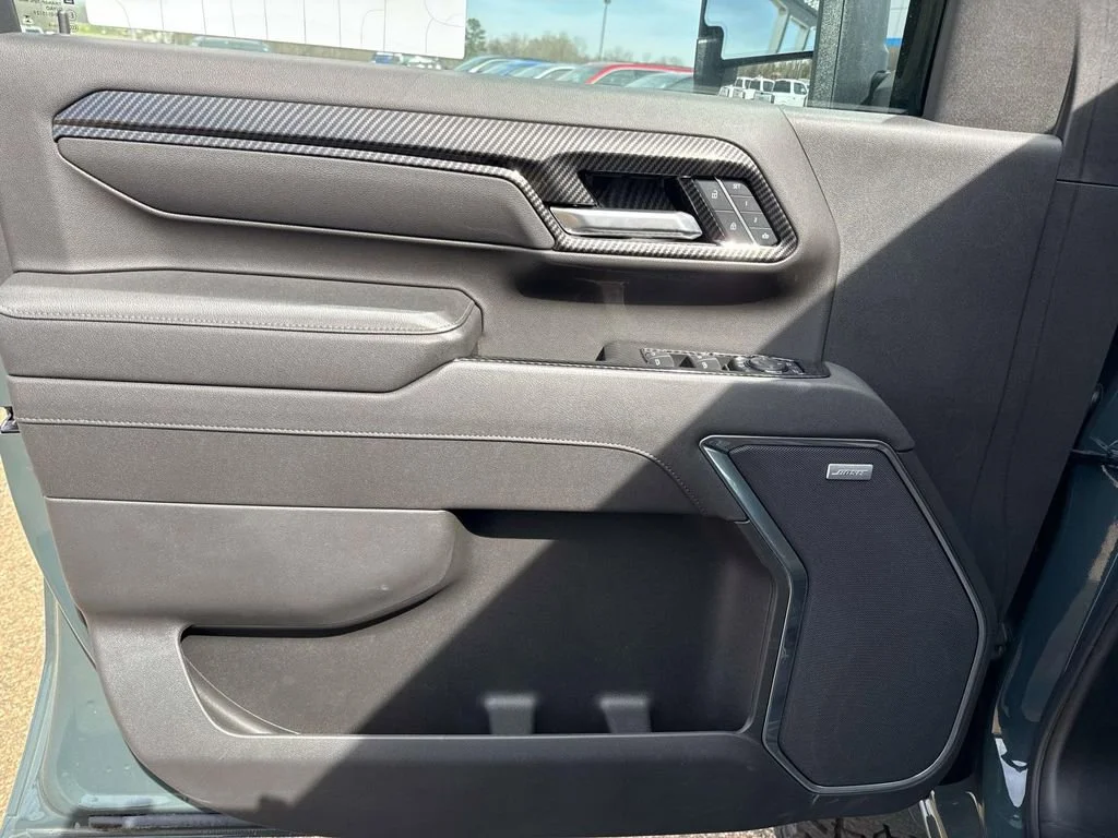 2025 Chevrolet Silverado 2500 HD LTZ - Photo 33