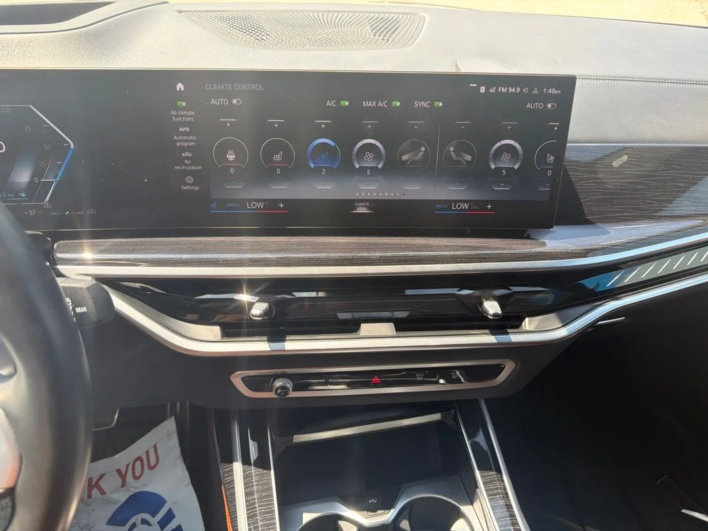 Used 2023 Black BMW M60i image 17