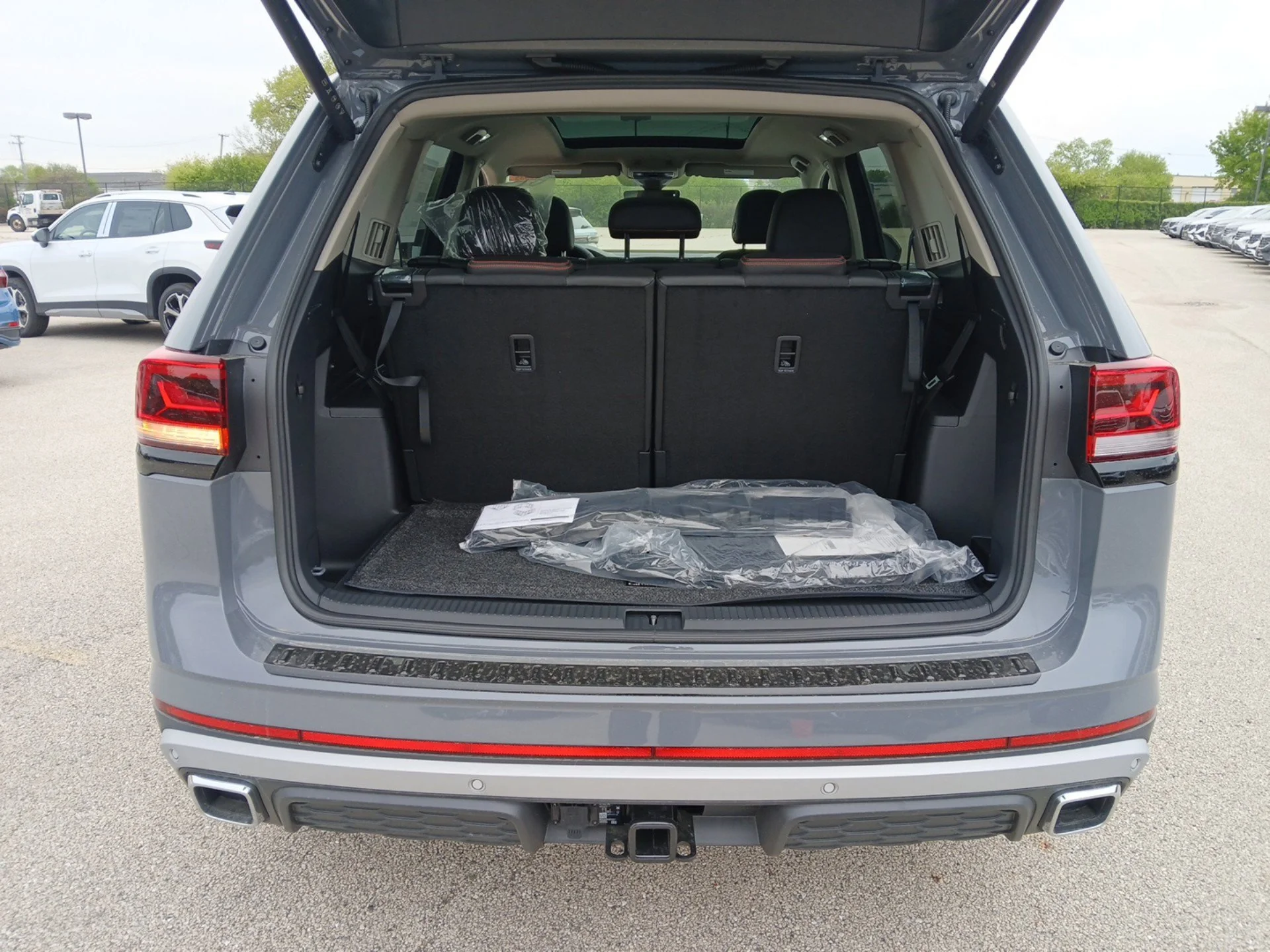 New 2026 Pure Gray Volkswagen 2.0T Peak Edition image 24