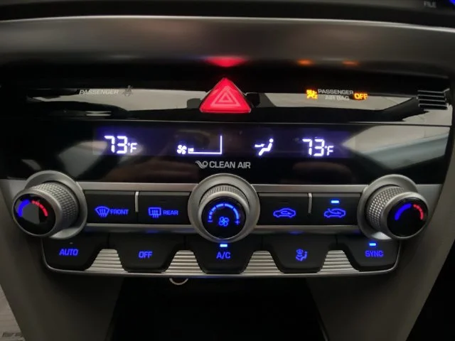 Used 2020 Silver Hyundai SE image 18