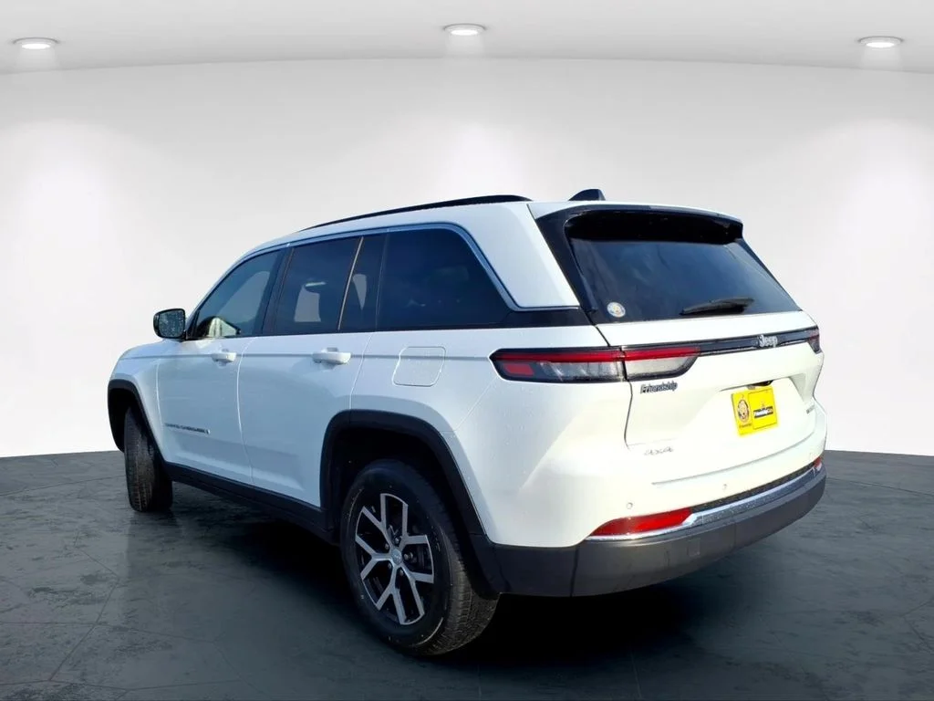 Used 2024 White Jeep Limited image 13