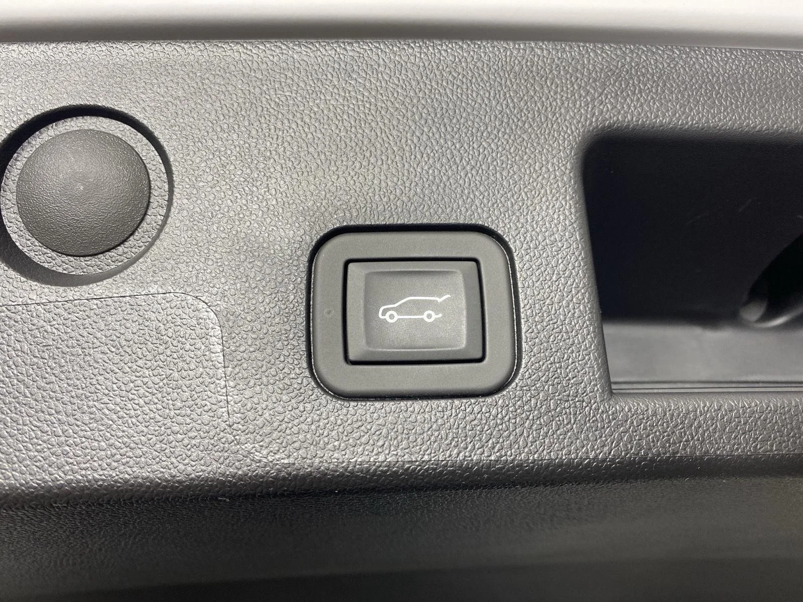 New 2026 Summit White Chevrolet LT image 26
