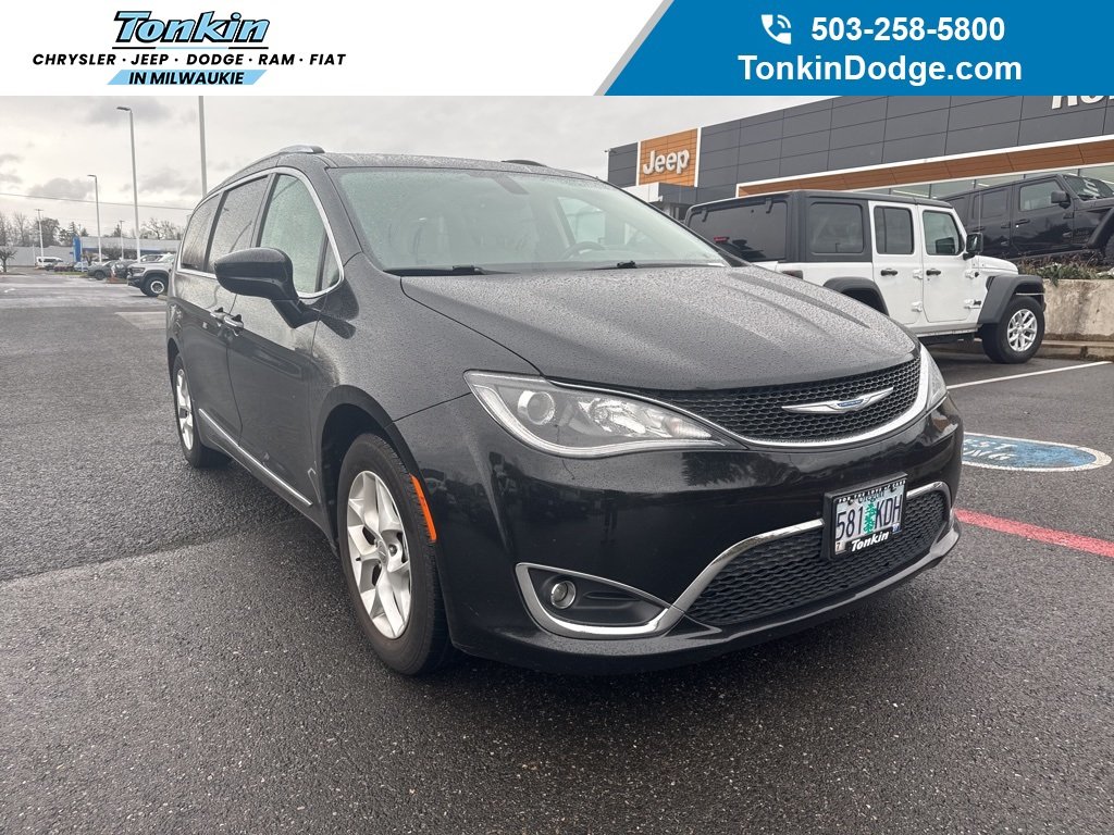 2017 Chrysler Pacifica Touring-L Plus