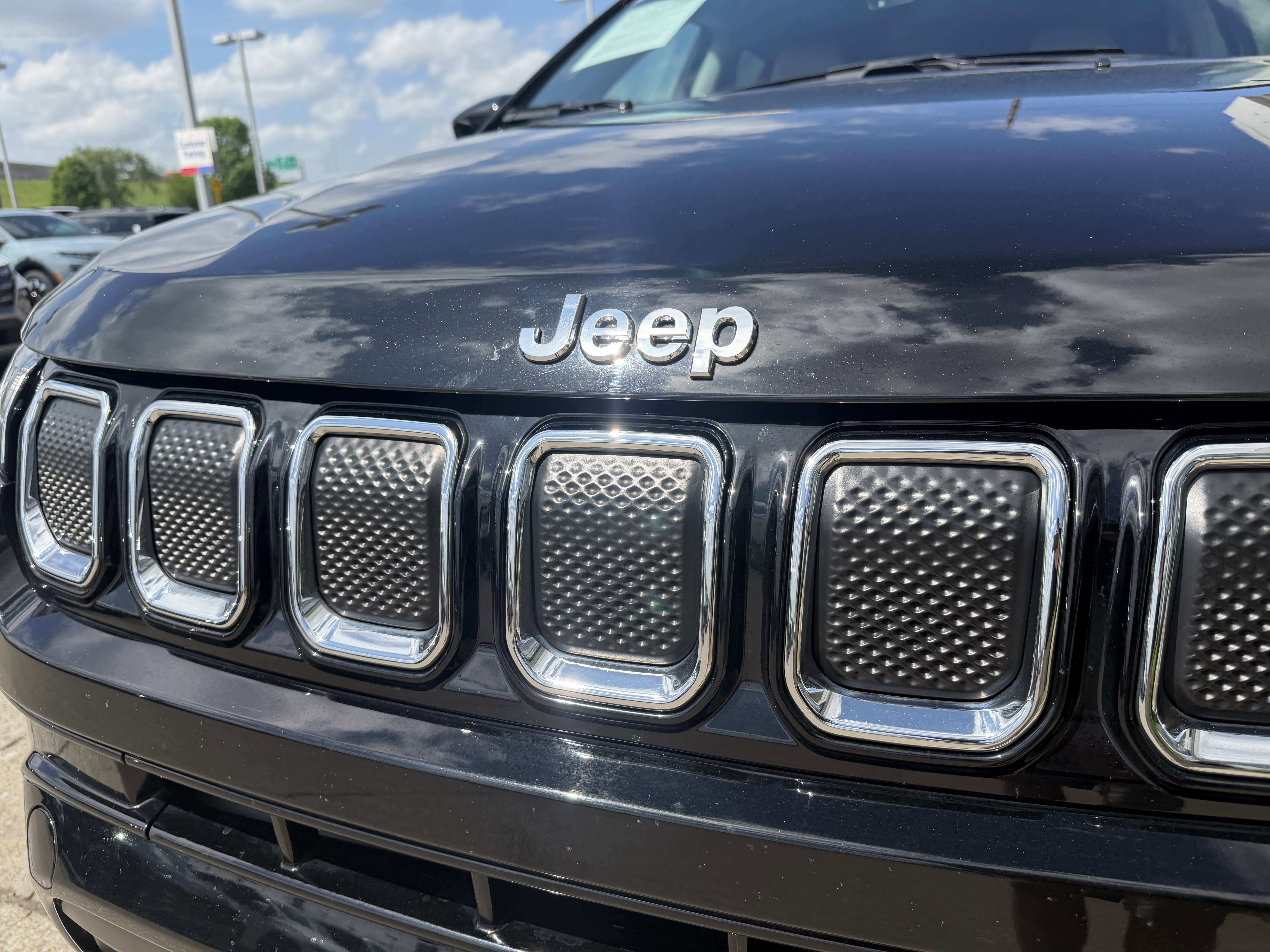 Used 2022 Diamond Black Crystal Pearlcoat Jeep Limited image 20