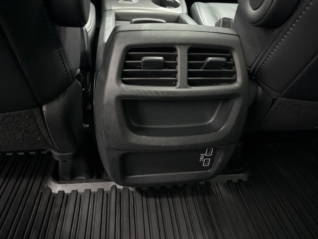 Used 2023 White Honda EX-L image 25