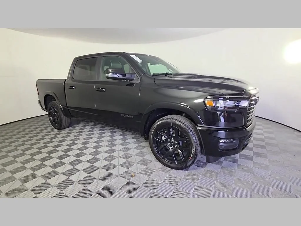 New 2026 Diamond Black Crystal Pearl-Coat Exterior Paint RAM Laramie image 40