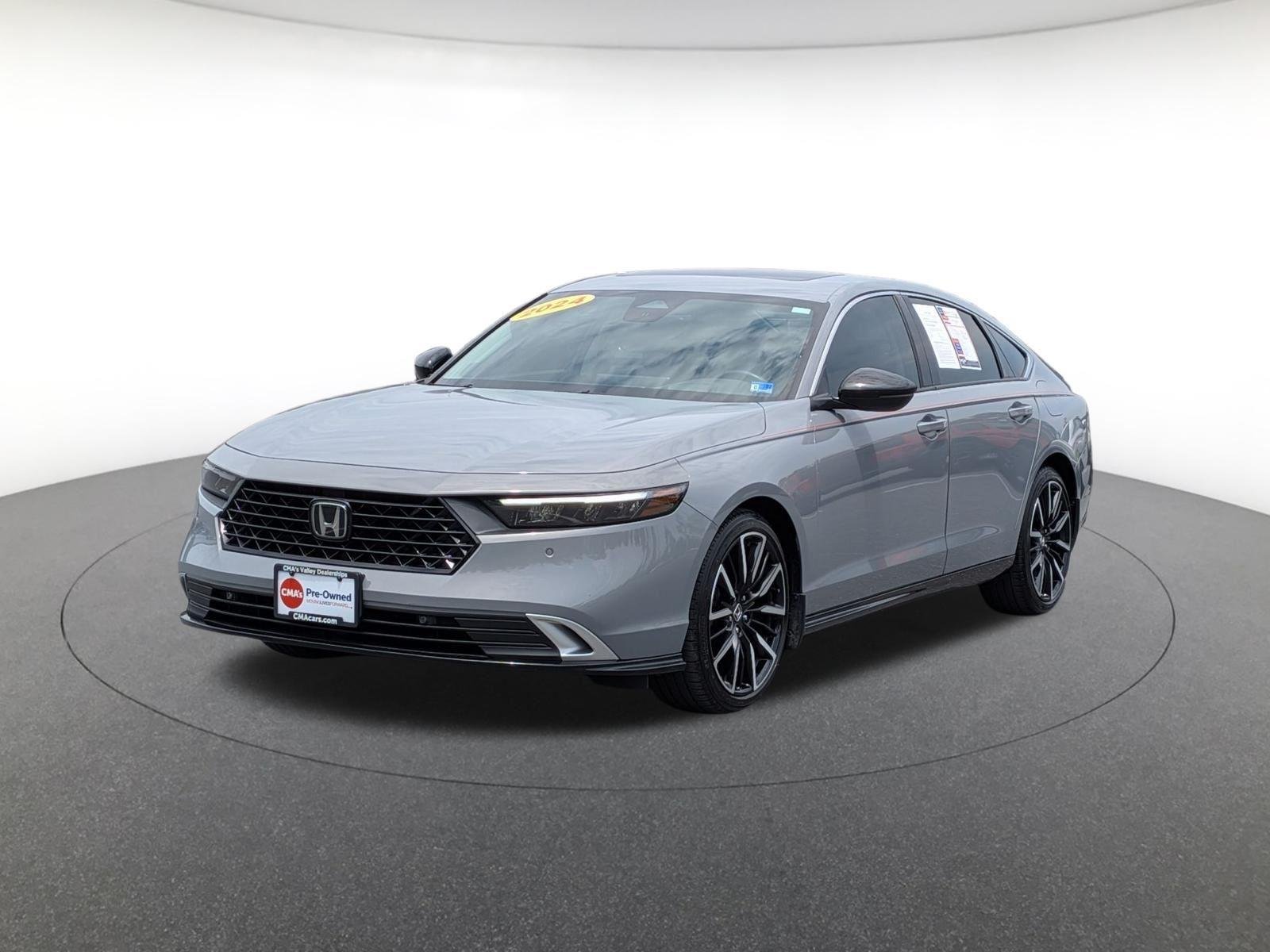 Used 2024 Urban Gray Pearl Honda Touring image 3