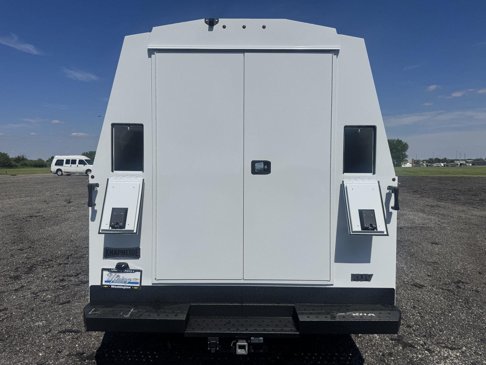 New 2026 Summit White Chevrolet 1WT image 4