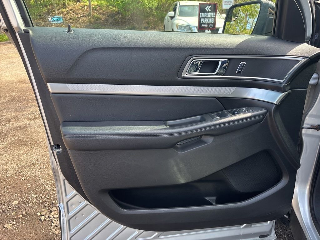 Used 2017 Silver Ford XLT image 14
