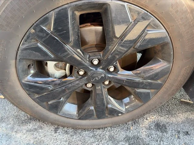 Used 2025 Gray Kia X-Line image 4