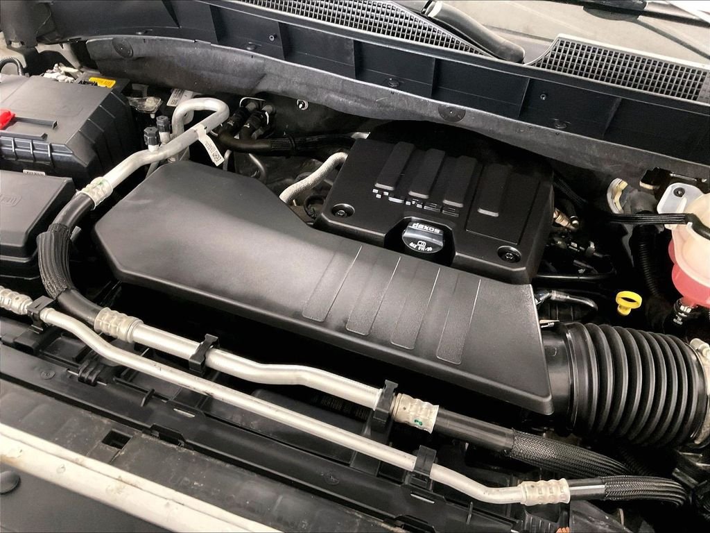 Used 2023 White Chevrolet Custom image 35