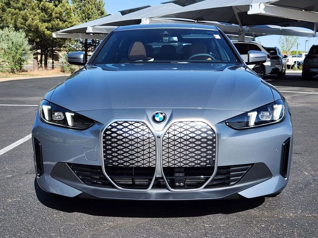 Used 2026 Gray Metallic BMW xDrive40 image 6