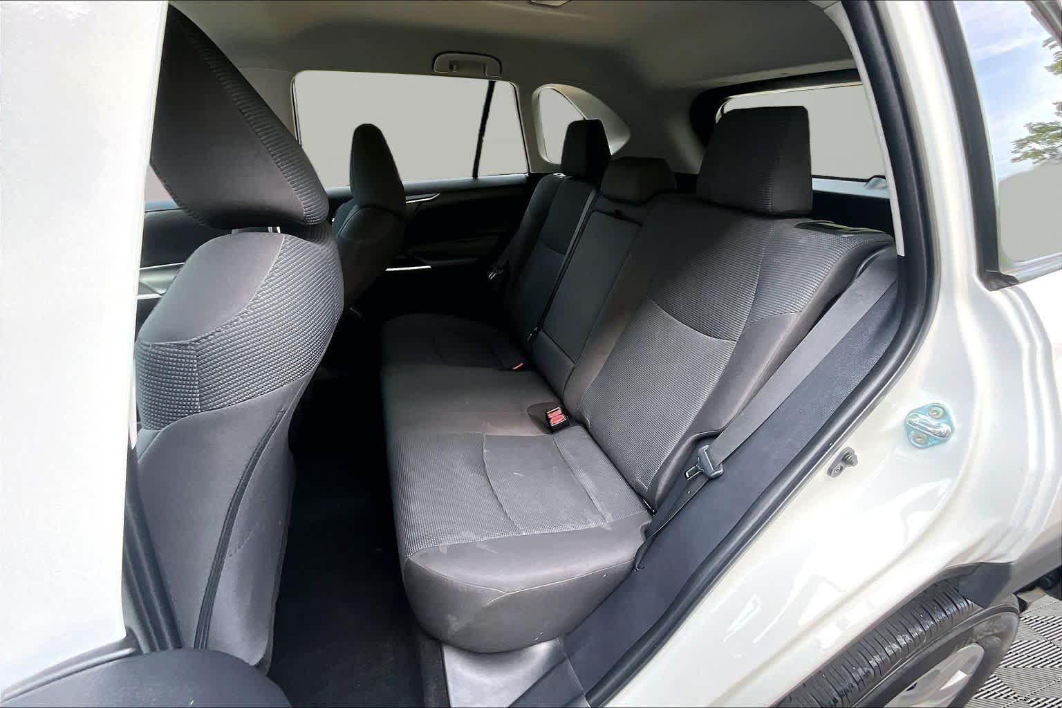 Used 2023 Ice Cap Toyota LE image 21
