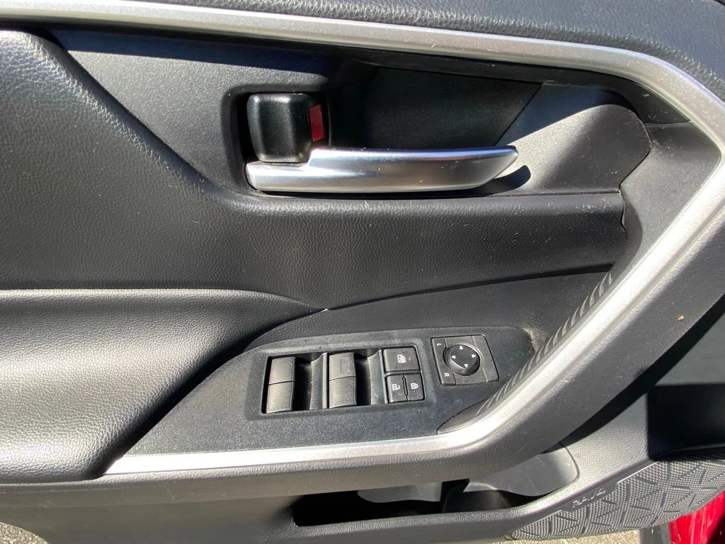 Used 2019 Red Toyota XLE image 23