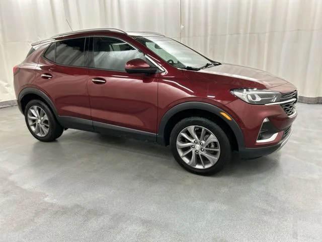 Used 2022 Red Buick Essence image 1