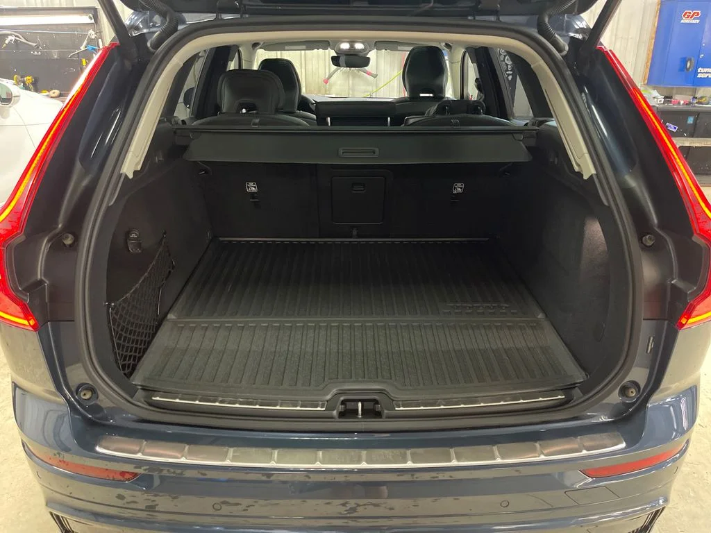 Certified Used 2025 Blue Volvo T8 Plus image 28