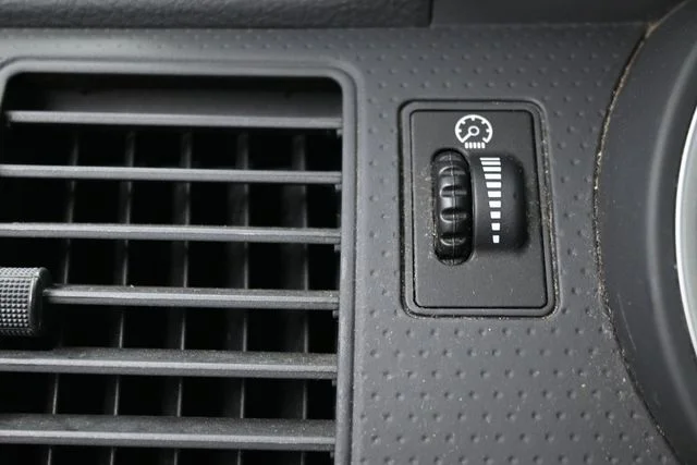 Used 2015 White Toyota Base image 28