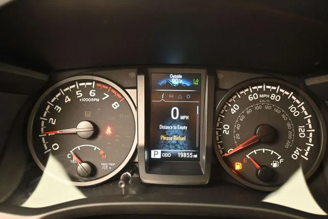 Used 2023 White Toyota SR image 21