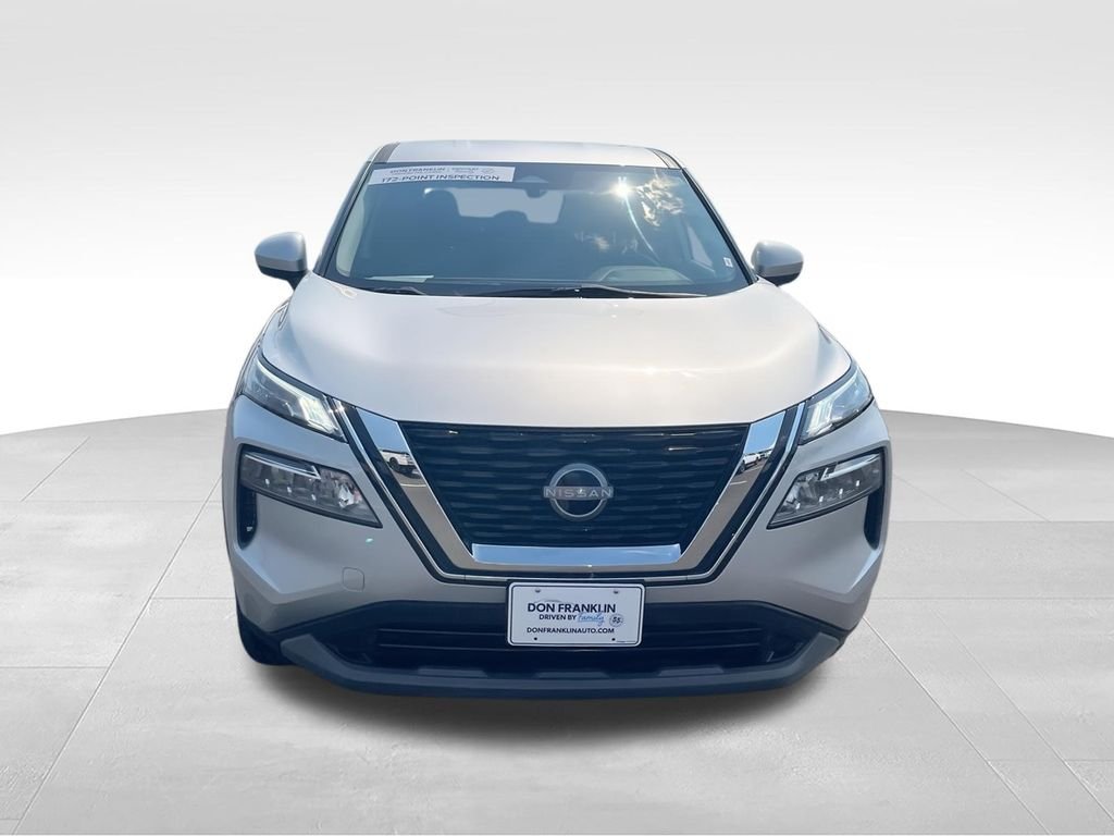 Used 2023 Silver Nissan SV image 3