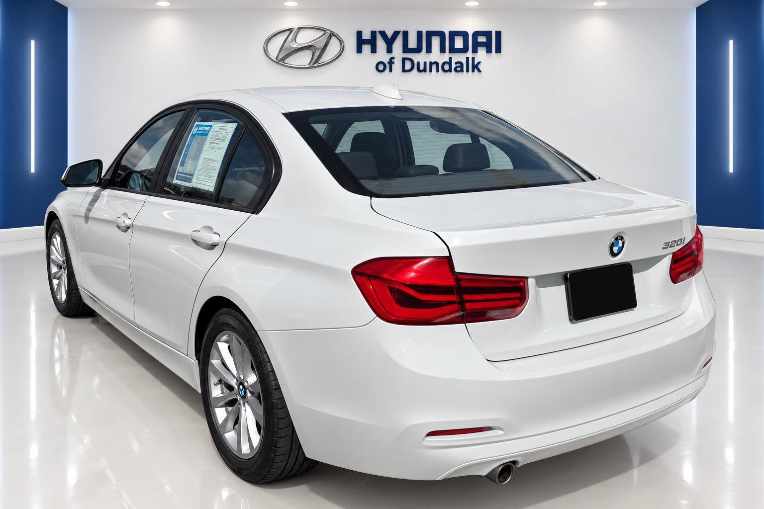 Used 2017 White BMW 320i image 2