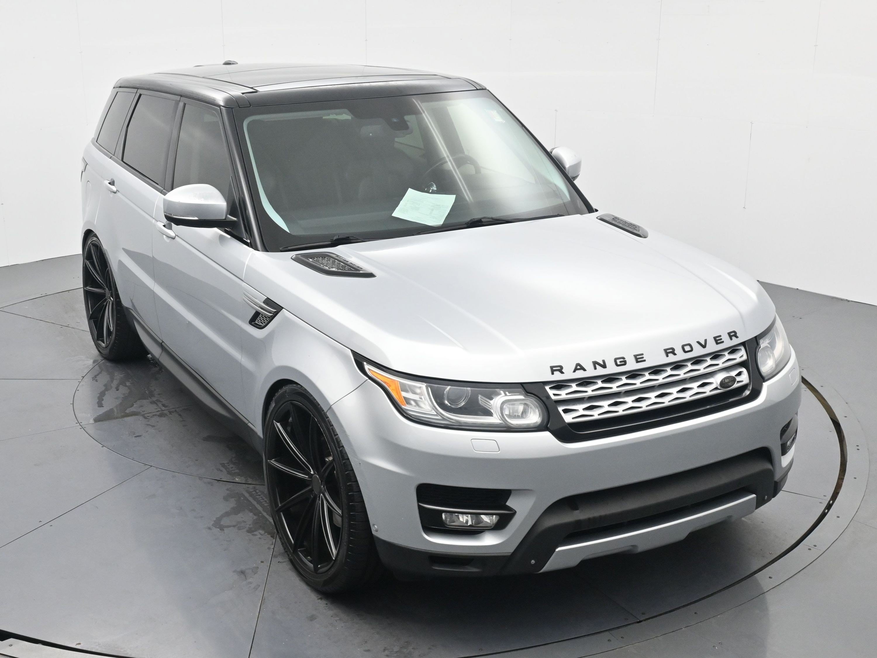 Used 2014 Causeway Gray Metallic Land Rover HSE image 20