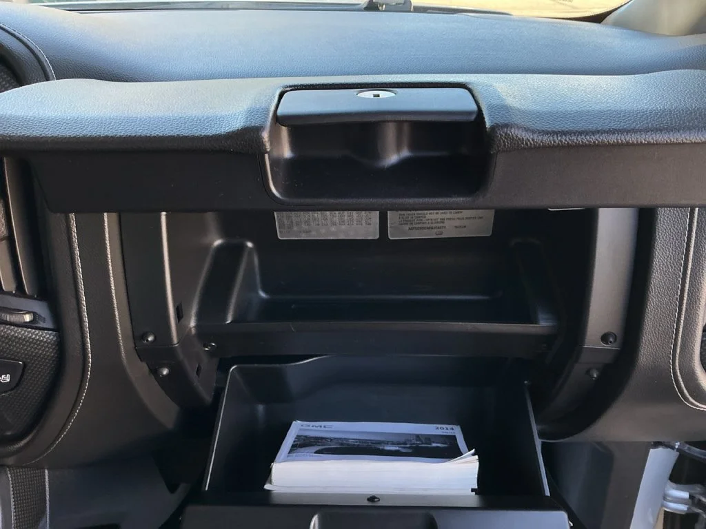 Used 2014 Silver GMC SLT image 29