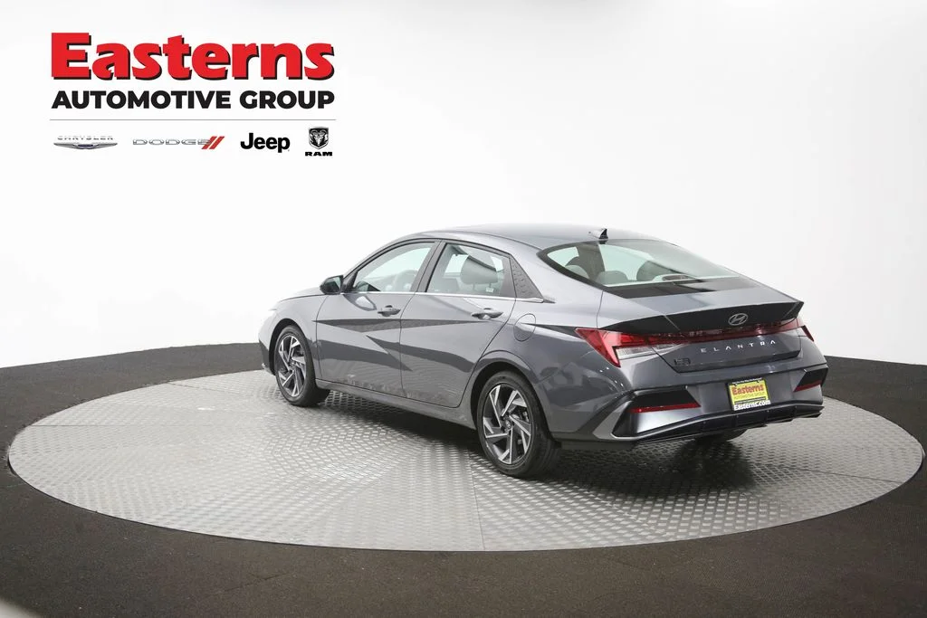 Used 2025 Gray Hyundai SEL Convenience image 65