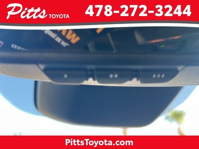 2026 Toyota Crown XLE - Photo 20