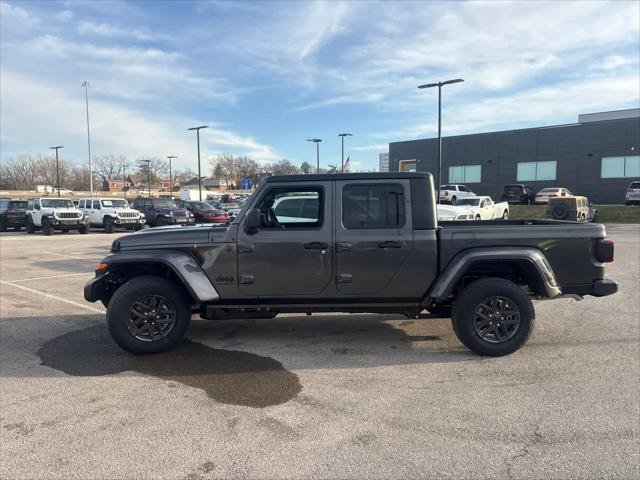 New 2026 Granite Crystal Metallic Clear-Coat Exterior Paint Jeep Sport S image 5