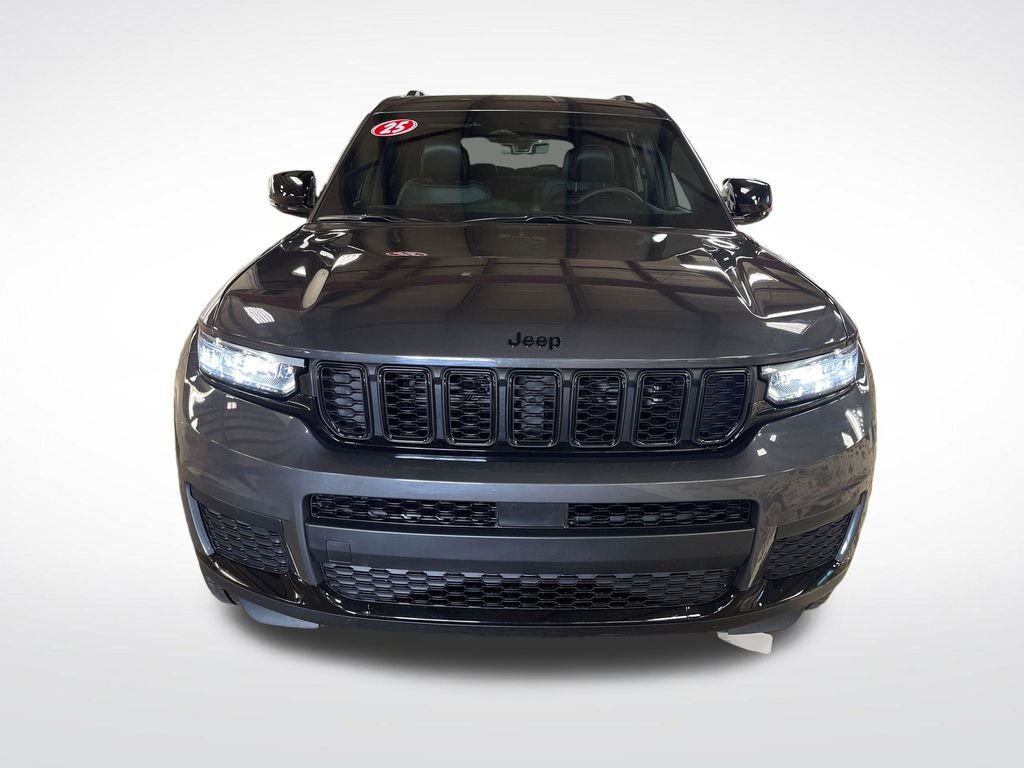 Certified Used 2025 Gray Jeep Altitude image 9