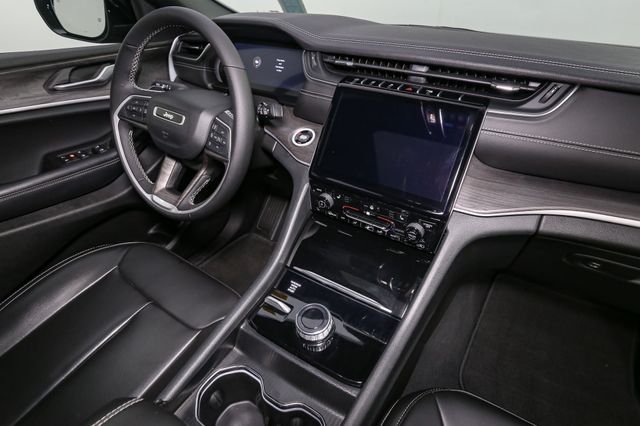 Used 2025 Gray Jeep Limited image 20