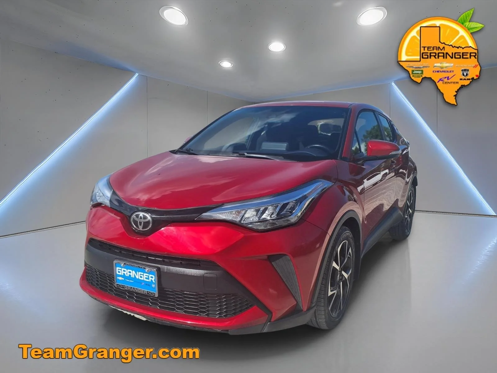 Used 2021 Red Toyota XLE image 3