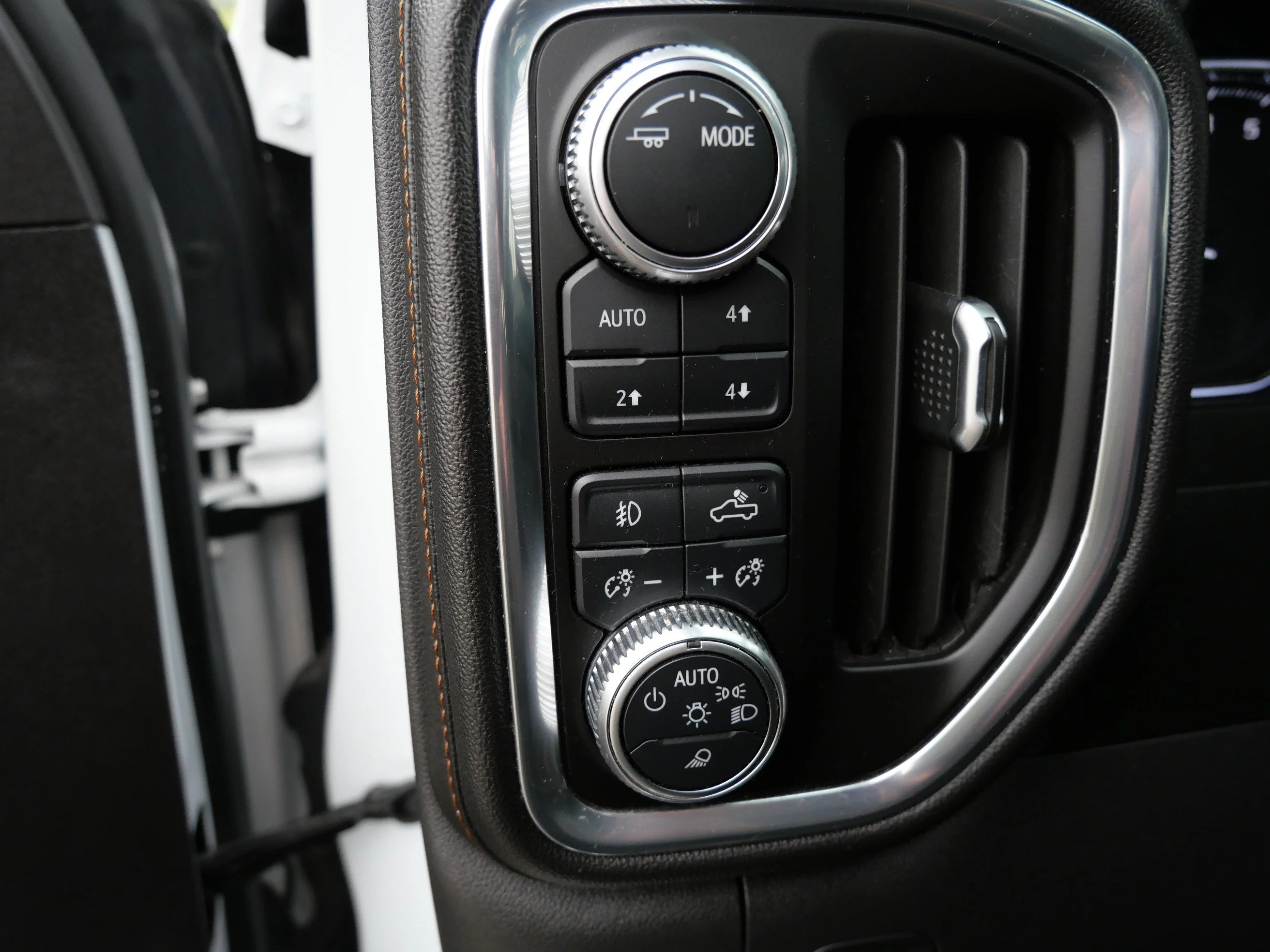 Used 2021 Summit White GMC AT4 image 26