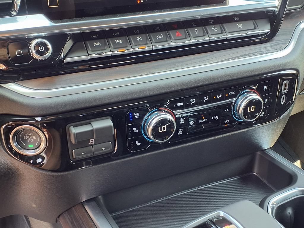 2026 GMC Sierra 1500 SLT - Photo 4