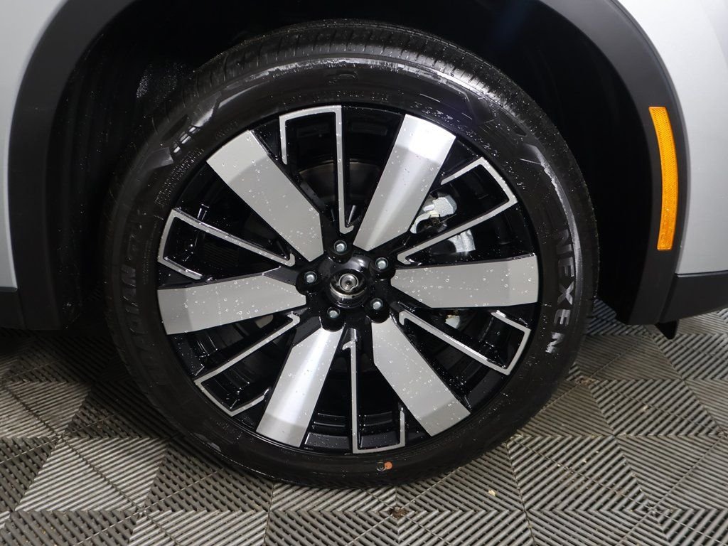 New 2026 Silver Mitsubishi SE image 24