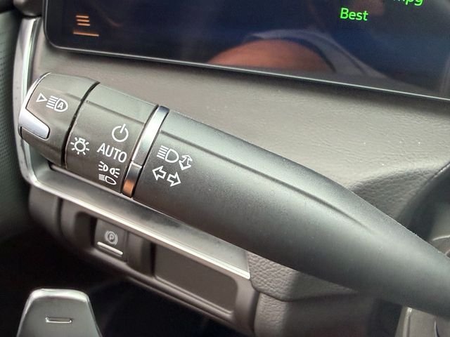 Used 2025 White Cadillac Sport image 31