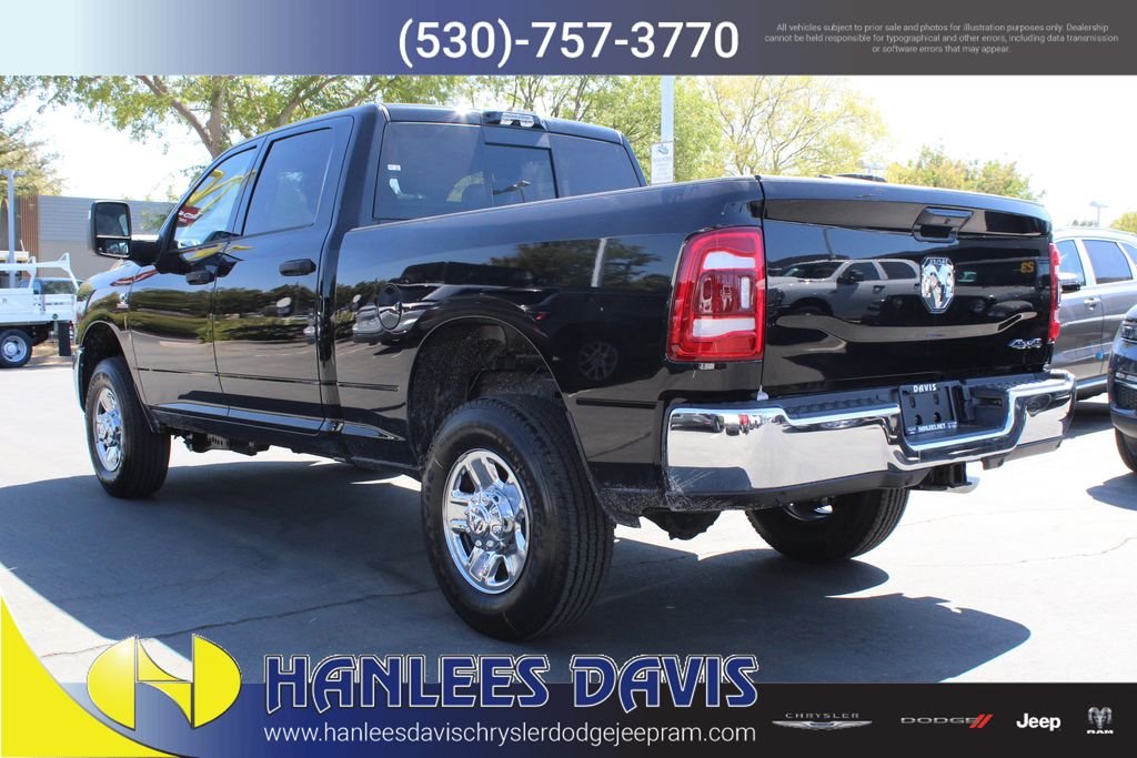 New 2024 Diamond Black Crystal Pearl-Coat Exterior Paint RAM Tradesman image 22