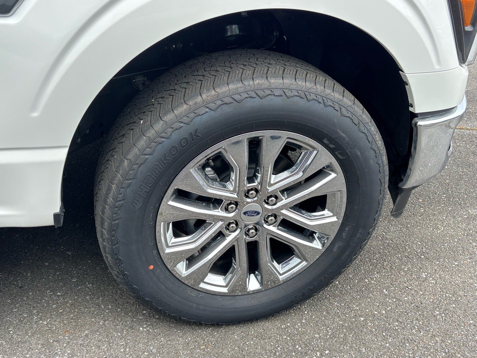New 2026 Star White Metallic Tri-Coat Ford Lariat® image 7