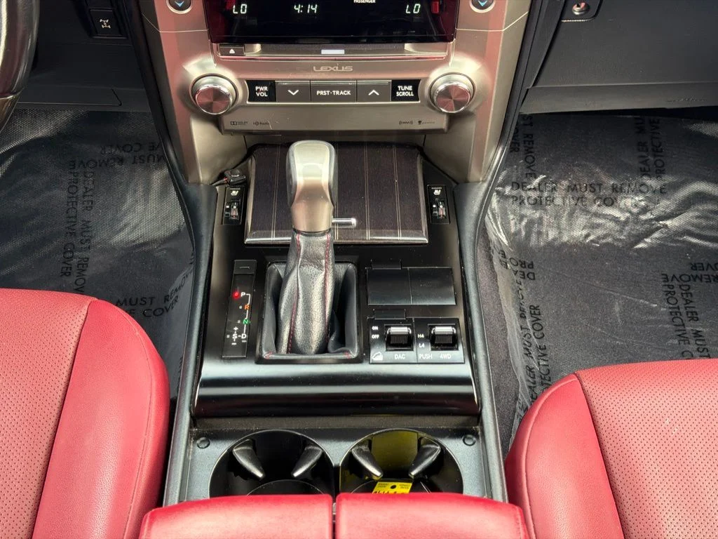 Used 2021 White Lexus 460 image 27
