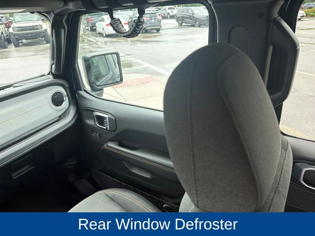 Certified Used 2025 Blue Pearl Jeep Sahara image 17