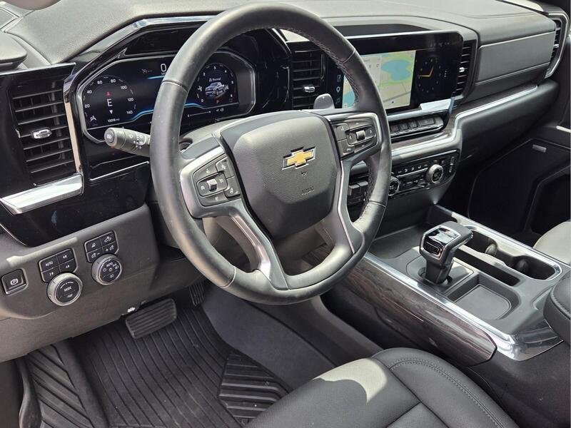 Used 2025 Pearl CHEVROLET 4WD CREW CAB 147" LTZ image 11