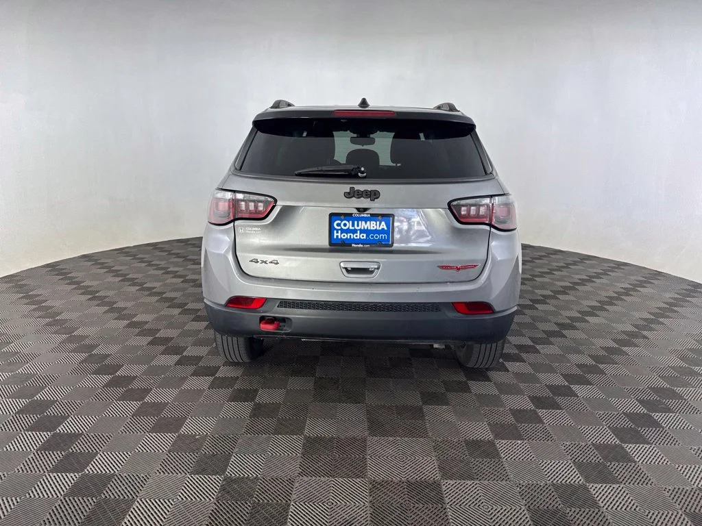 Used 2019 Silver Jeep Trailhawk image 6