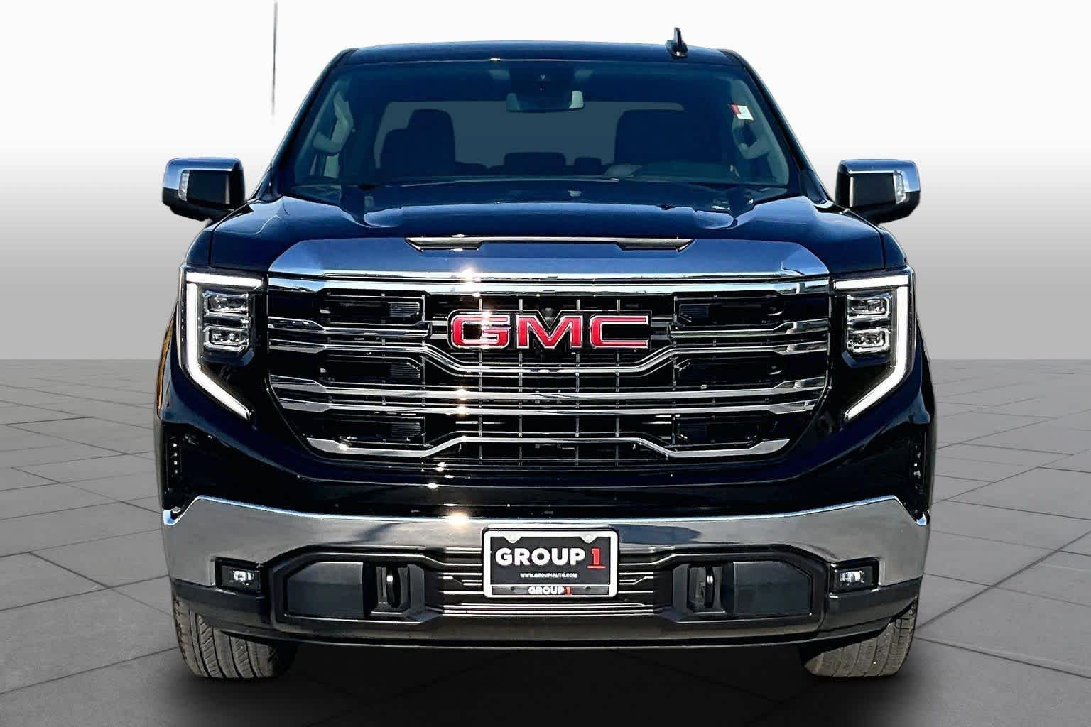 Used 2026 Onyx Black GMC SLT image 4