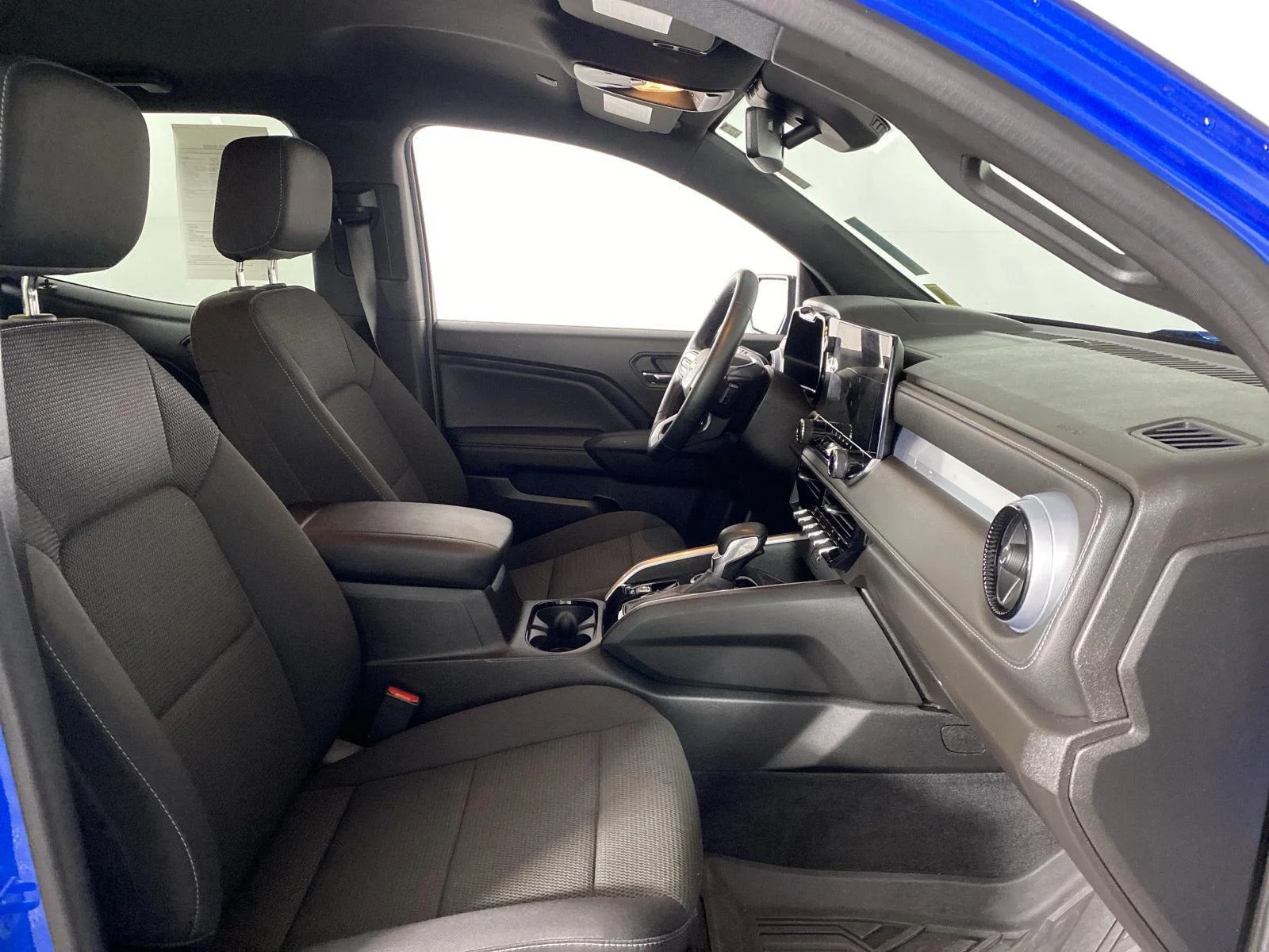 Used 2023 GLACIER BLUE METALLIC Chevrolet 4WD LT image 28