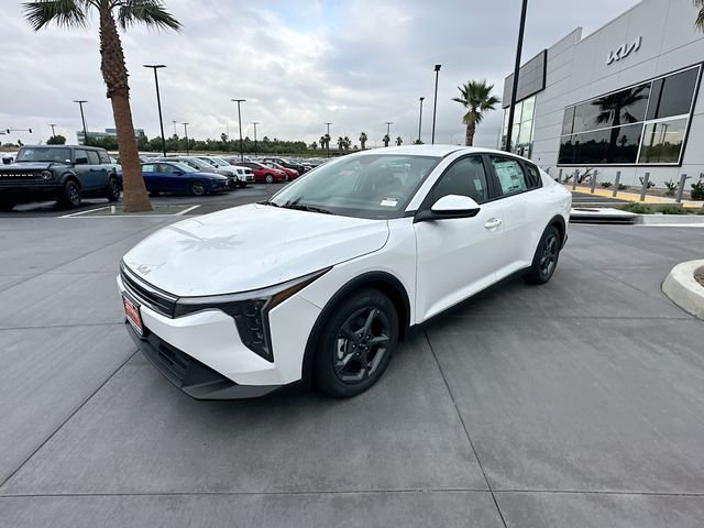 New 2026 Snow White Pearl Kia LXS image 3